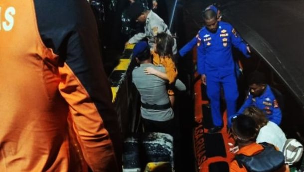 Kapal Tenggelam  di Laut Padar, 4 Turis Spanyol Masih Dicari