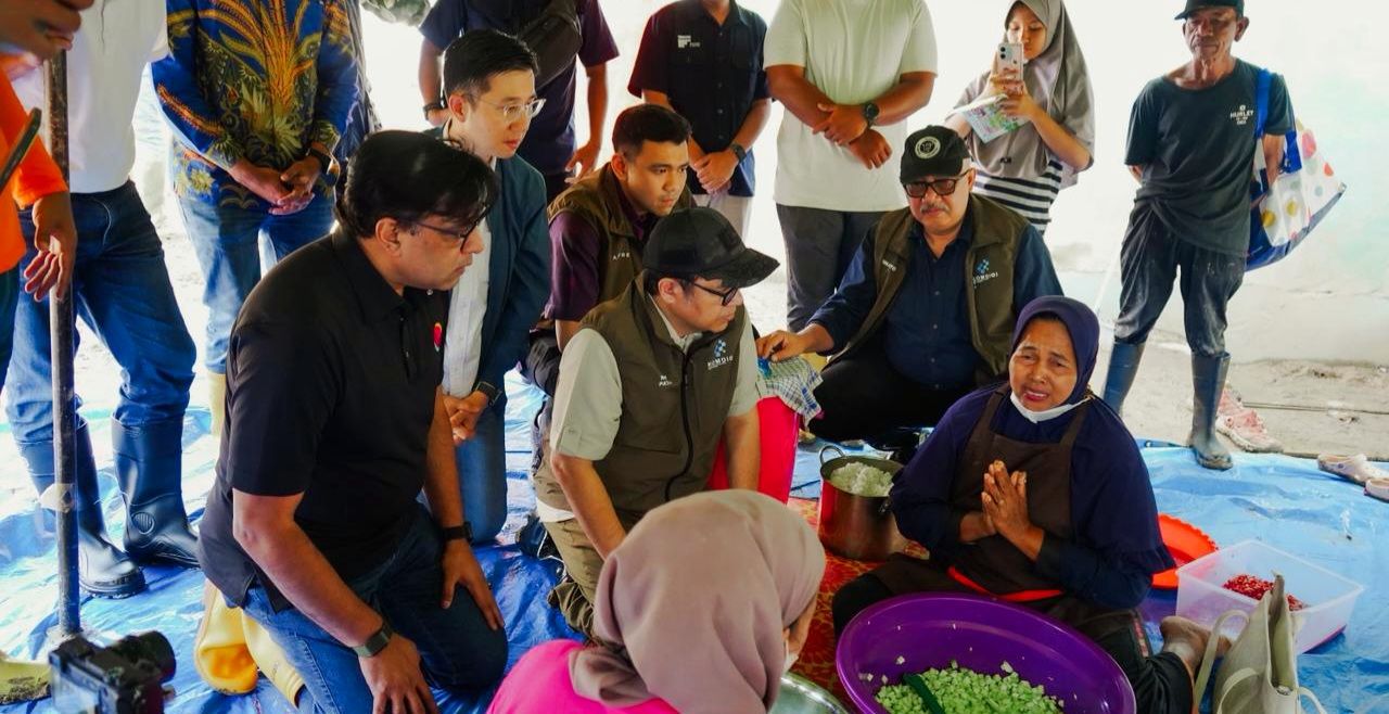 
Indosat mempercepat pemulihan layanan jaringan telekomunikasi di wilayah Aceh pascabencana
banjir yang terjadi beberapa waktu lalu