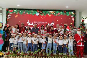   Columbia Asia Hospital Aksara Rayakan Natal dengan Christmas Carol