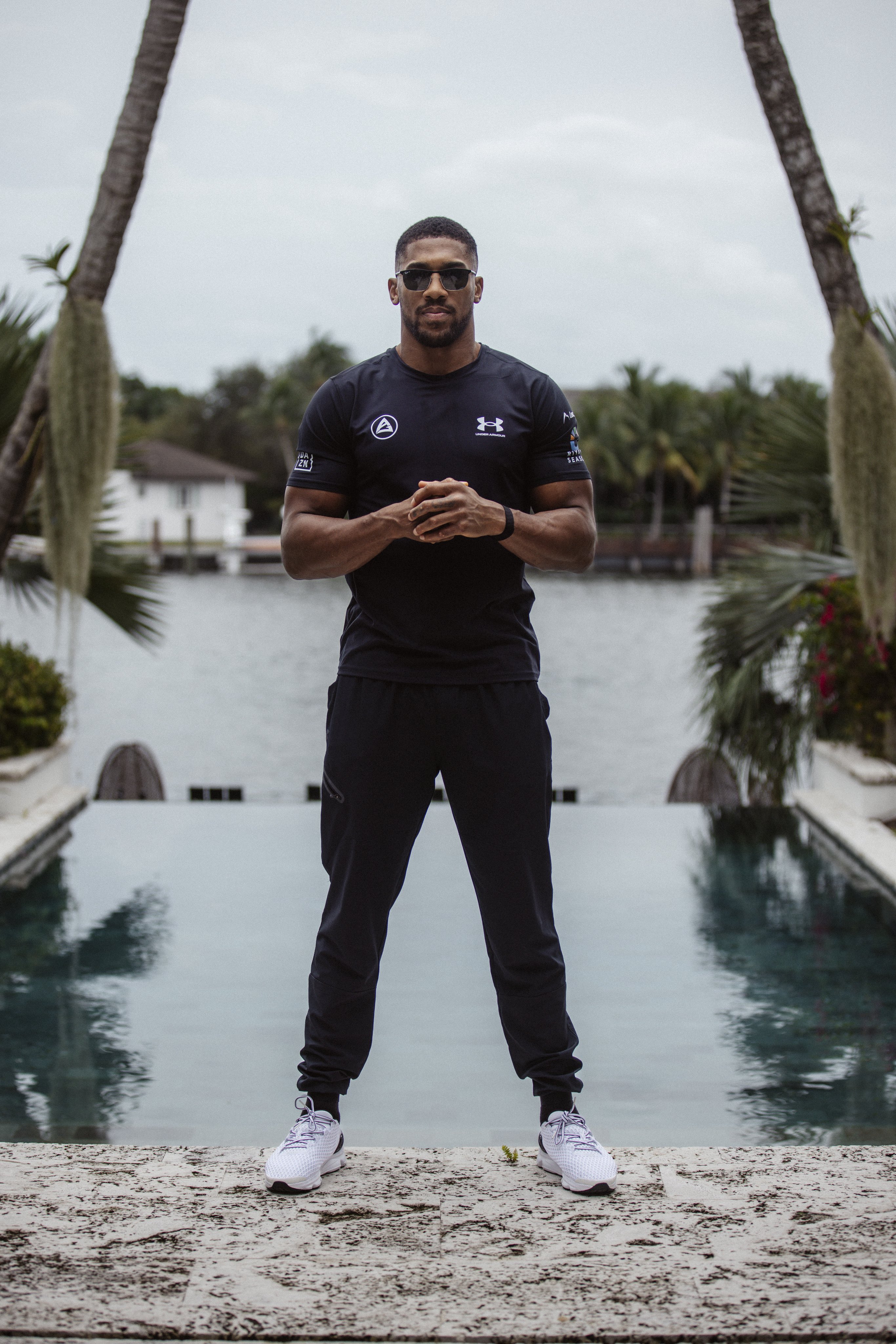 Manjan juara tinju kelas berat Anthony Joshua sesaat setelah acara timbang berat badan. (Foto: X.com Anthony Joshua)
