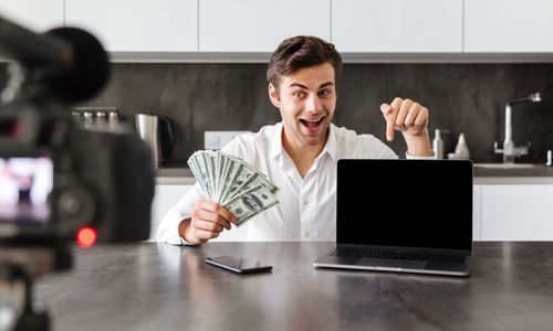 Cara Bijak Belajar Keuangan dari Finfluencer atau Influencer Keuangan