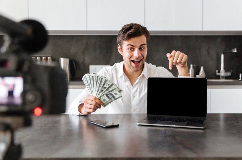 Waspada! Ini Dampak Kamu Terjebak Confirmation Bias Saat Investasi