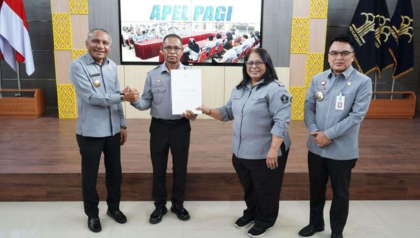 Dua ASN Kanwil Kemenkum NTT Raih Penghargaan Pegawai Teladan