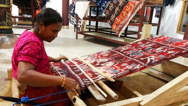 Tenun Sumba, Warisan Peradaban di Pulau Savana
