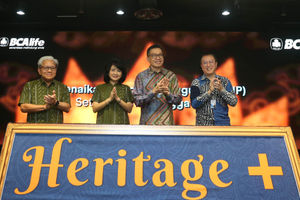 Peluncuran Produk BCA Life - Panji 1.jpg