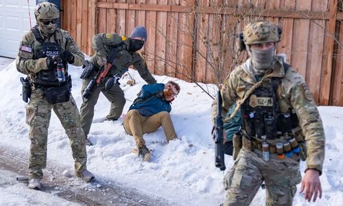 Petugas ICE di AS.jpg