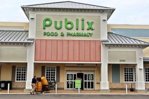 NC_publix_supermarket_01_jef_141030_16x9_992.jpg