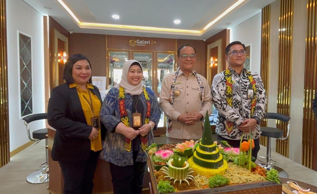 Peresmian Outlet Baru Galeri 24 di Kawasan BSB oleh Direktur PT Pegadaian Galeri 24 Endah Susiani, Wakil Wali Kota Balikpapan Bagus Susetyo, Pemimpin Wilayah Pegadaian Kanwil IV Balikpapan Rinaldi Lubis dan Regional Manager Galeri 24 Kalimatan Meiyti Anita Santje pada Rabu 21 Januari 2026