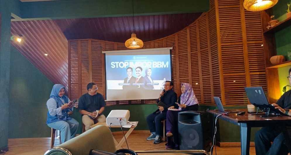 Diskusi bertema Langkah Nyata Swasembada Energi Nasional: Stop Impor BBM di Bandar Lampung pada Jumat (23/1).