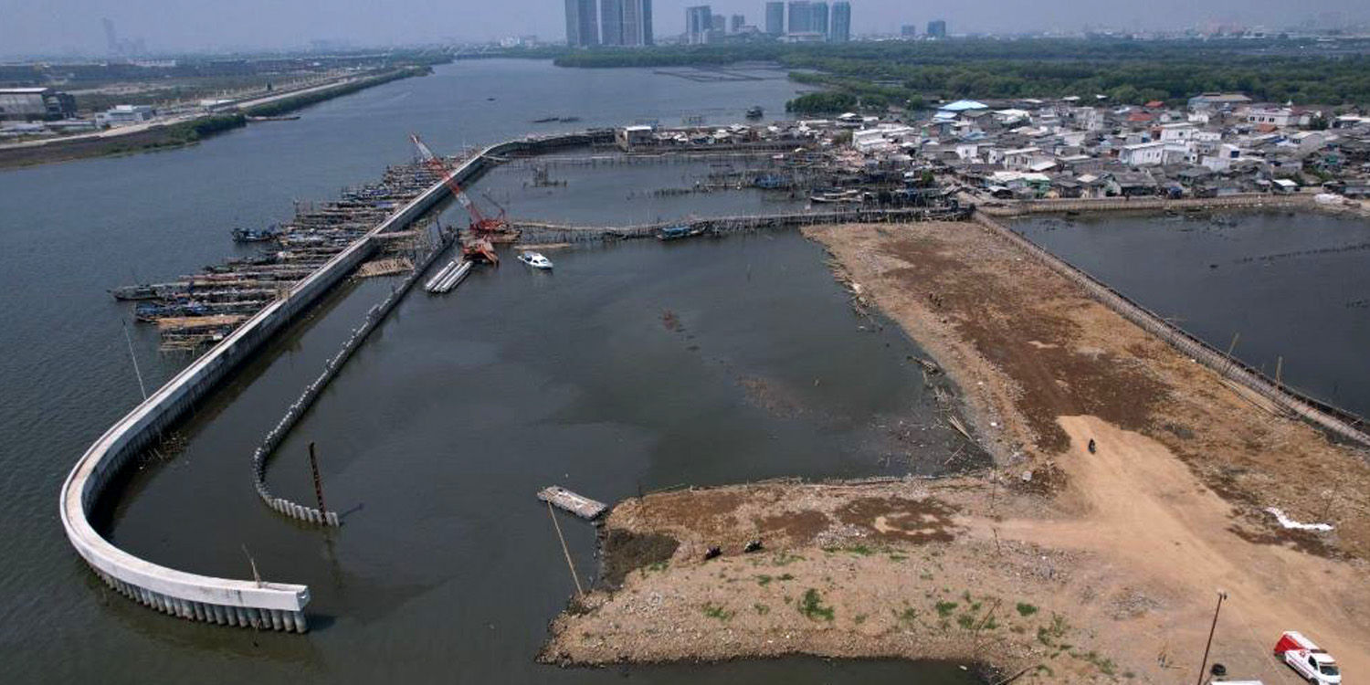 Giant Sea Wall