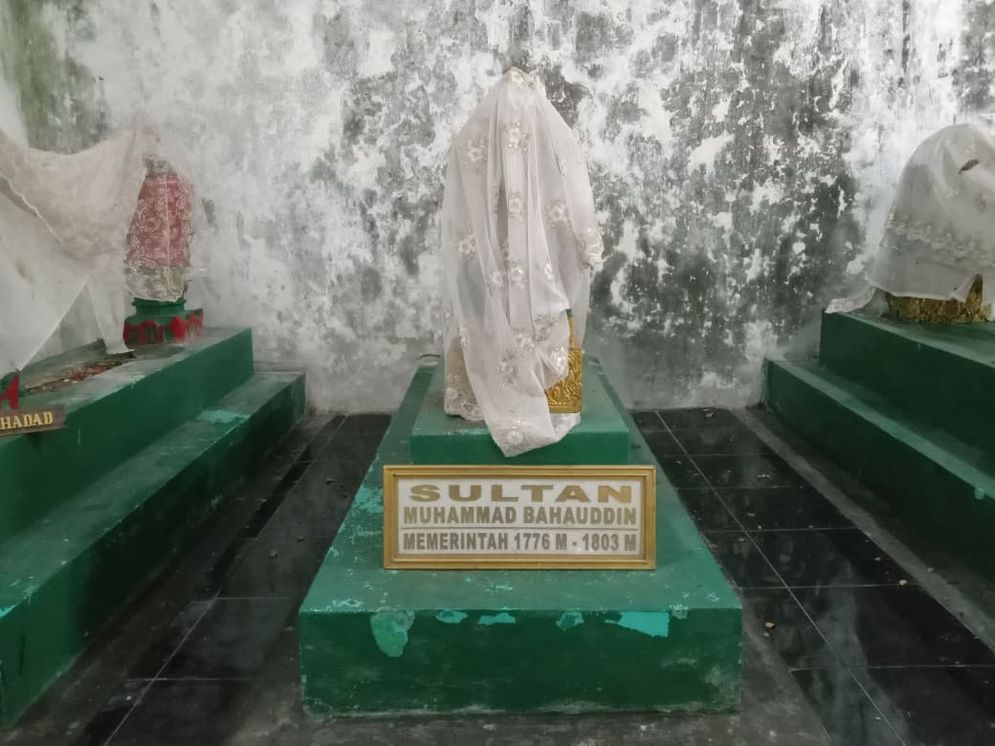 Makam Sultan Mahmud Baraduddin