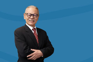 Erry Riyana Hardjapamekas.