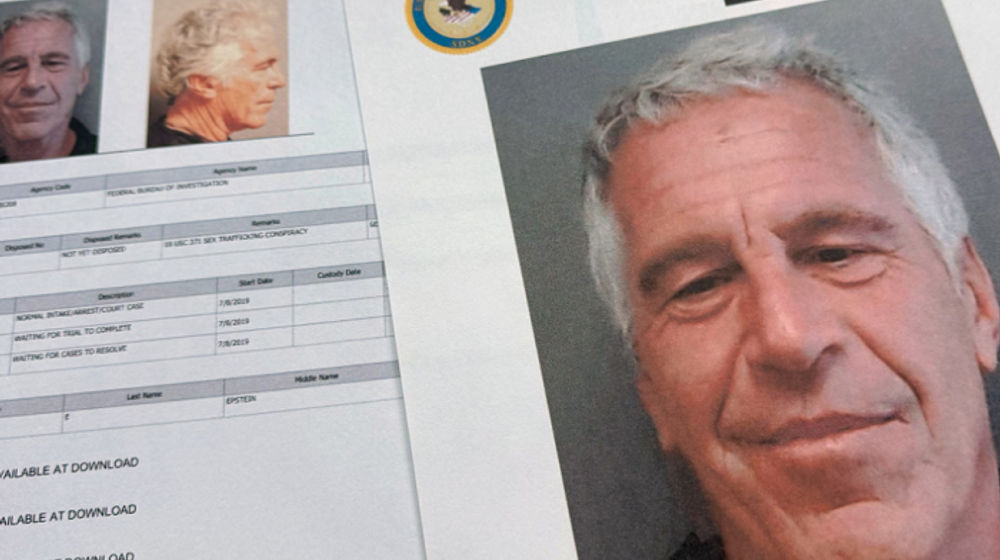 Beberapa dokumen yang termasuk dalam rilis terbaru berkas Epstein oleh departemen kehakiman AS. 