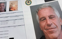 Beberapa dokumen yang termasuk dalam rilis terbaru berkas Epstein oleh departemen kehakiman AS. 