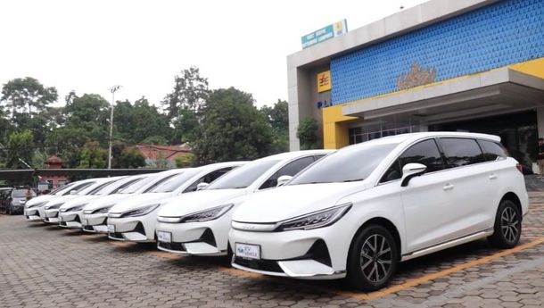 PLN Operasikan Puluhan Mobil Listrik Dukung NZE di Lampung
