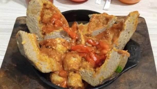 Begini,  Sensasi Bakso Rusuk Joss di Cawang 