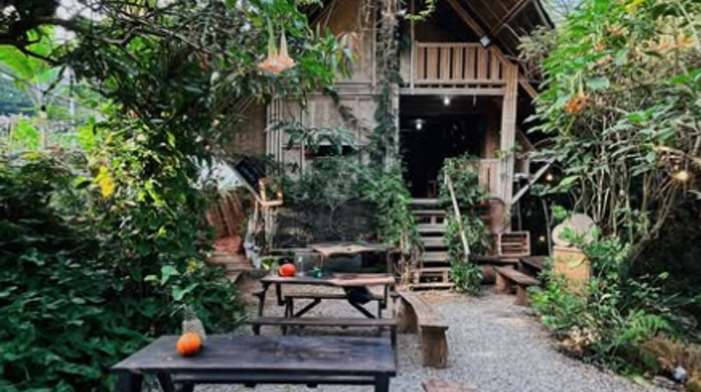 Hidden Farm Cafe Bandung.