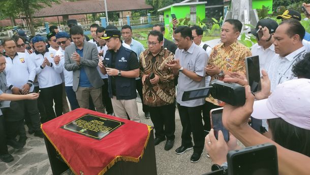 Ketum SMSI Pusat Resmikan Monumen Media Siber di Cilegon