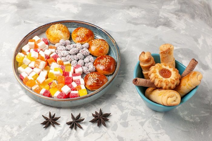 Ilustrasi hidangan manis saat Imlek.