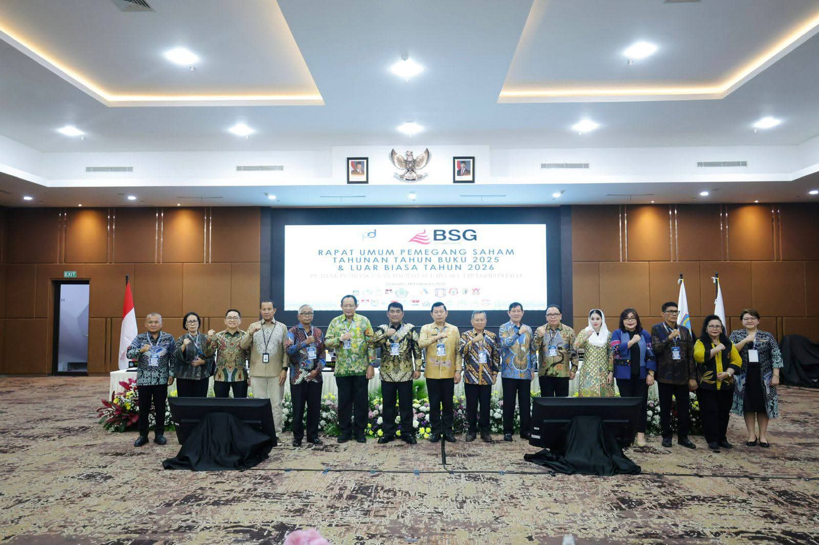 Jajaran Komisaris dan Direksi yang ditetapkan dalam RUPS Luar Biasa