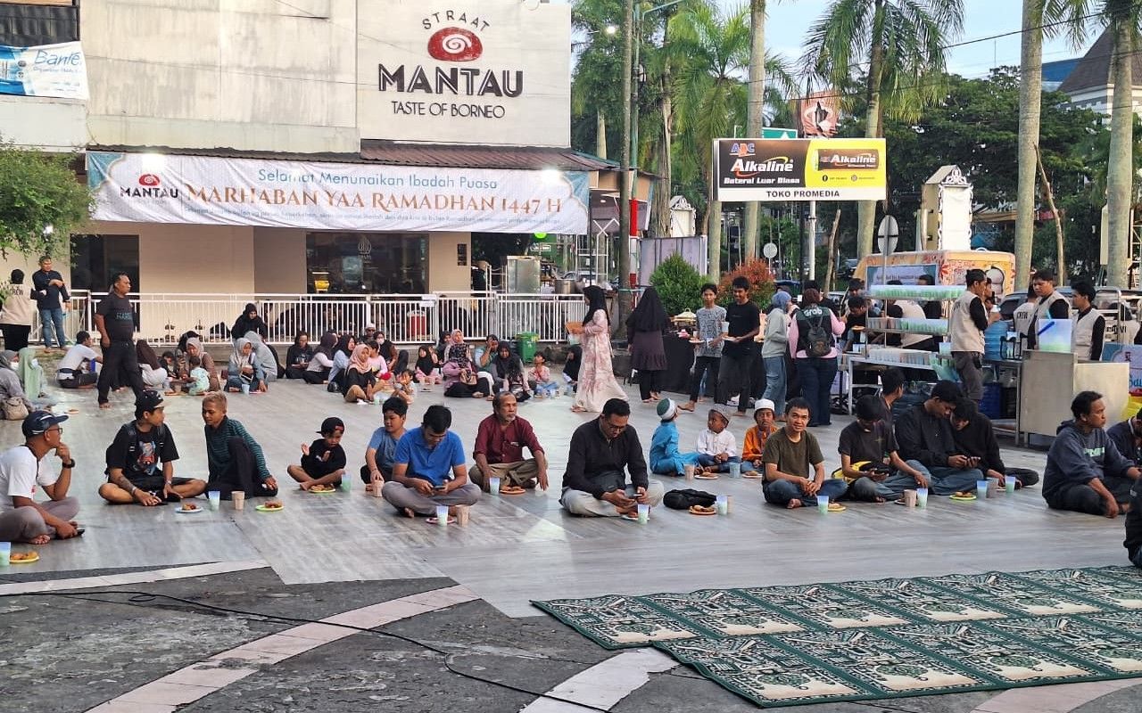 Buka Puasa Dibayar Doa, 800 Porsi Tiap Hari Disiapkan