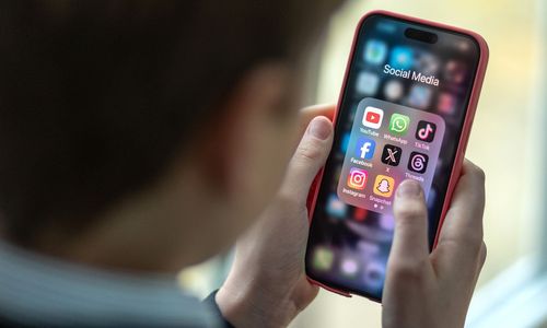 pp tunas anak main hp.jpeg