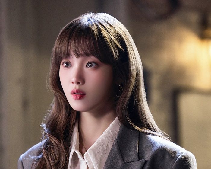 Lee Sung Kyung dalam drama Korea In Your Radiant Season.