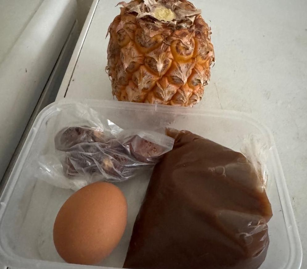 Salah satu paket MBG yang diterima siswa saat Ramadan