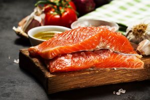 6 Pertanda Salmon yang Anda Beli Sudah Tidak Segar dan Busuk