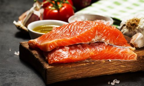 6 Pertanda Salmon yang Anda Beli Sudah Tidak Segar dan Busuk