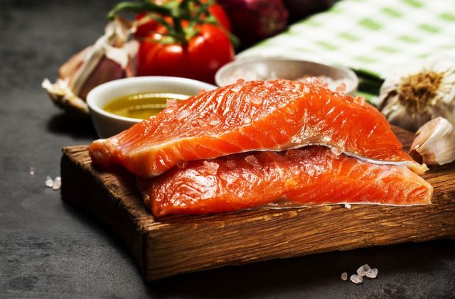 6 Pertanda Salmon yang Anda Beli Sudah Tidak Segar dan Busuk