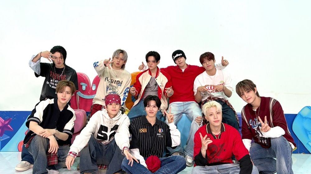 Boy group K-pop TREASURE.