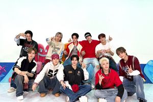 Boy group K-pop TREASURE.