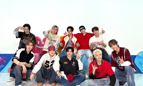 Boy group K-pop TREASURE.