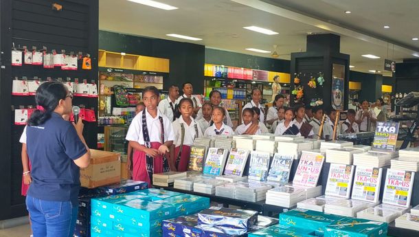 Dua SD Tanaduen Ikuti Tur Wisata Literasi di Maumere 