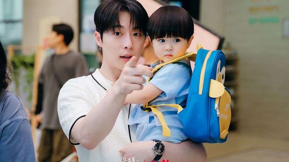 Bae In Hyuk dan Park Yoo Ho dalam drama Korea Our Universe.