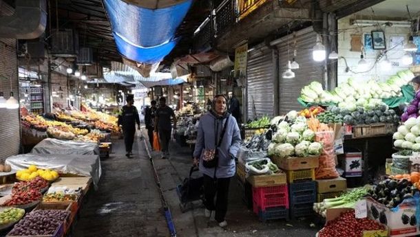 Warga Iran Bertahan di Tengah Bom AS-Israel