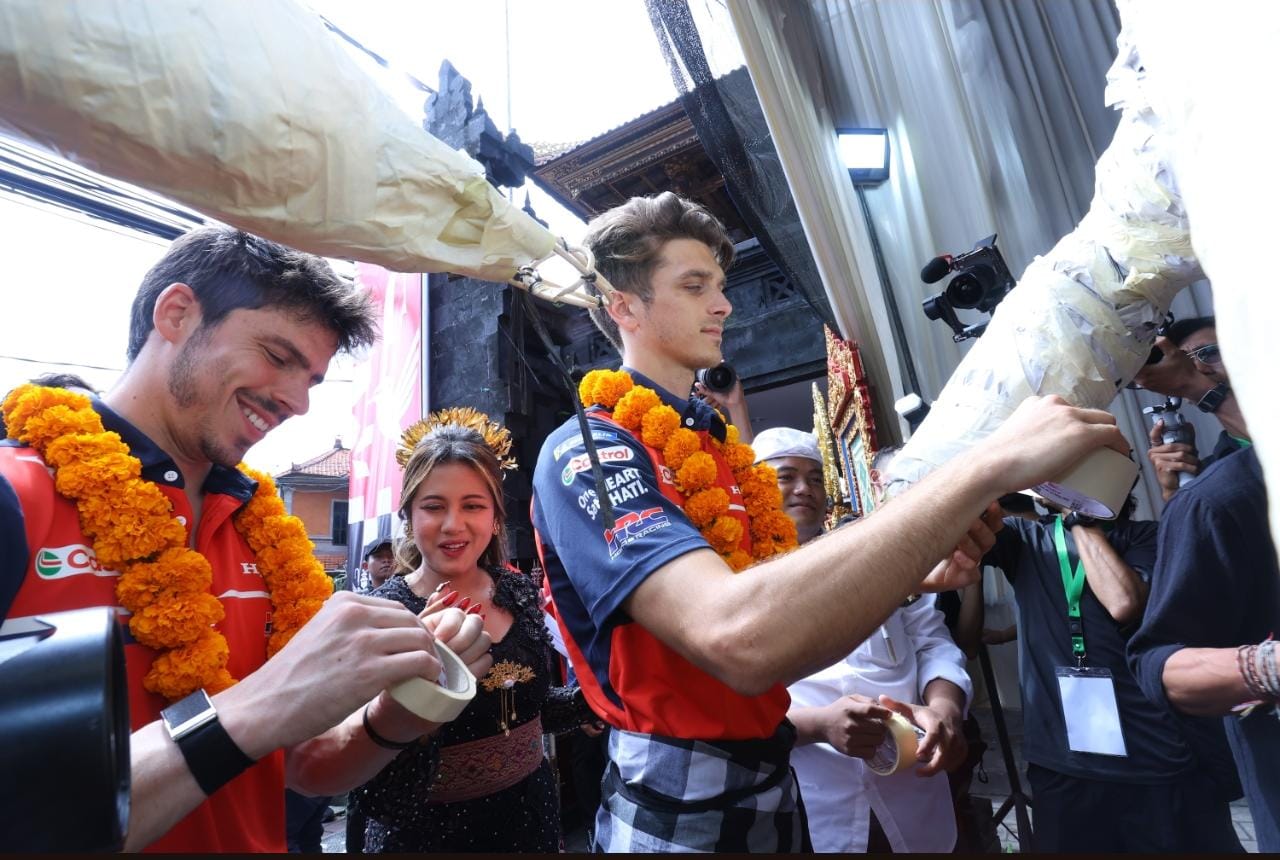 Pebalap Honda MotoGP Nikmati Budaya Bali, Dari Kecak hingga Ogoh-ogoh