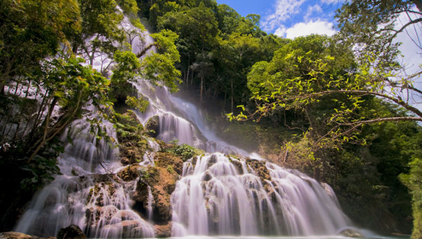 Lapopu: Tirai Air Raksasa di Jantung Pulau Sumba