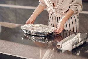 Alat-alat di Dapur yang Dapat Membahayakan Kesehatan: Aluminium Foil