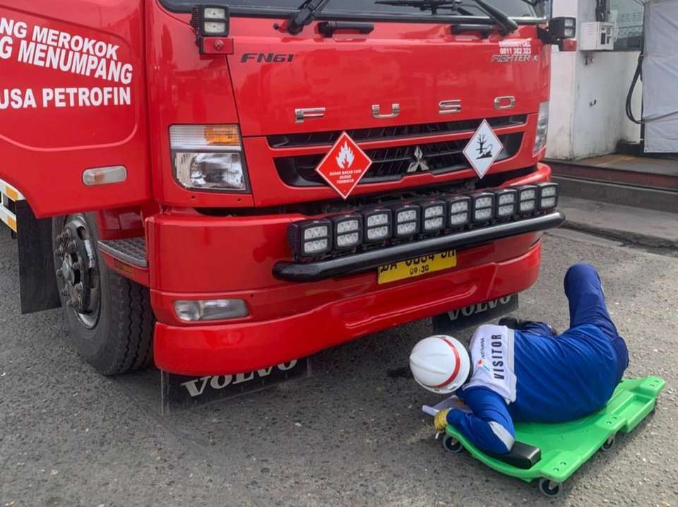 Pertamina melakukan ramp check terhadap lebih dari 180 unit mobil tangki di sejumlah terminal BBM strategis di Kalimantan.