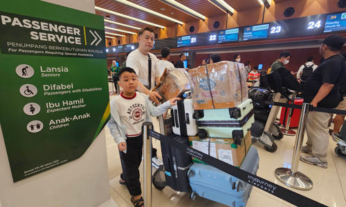 Puncak Mudik Bandara - Panji 2.jpg