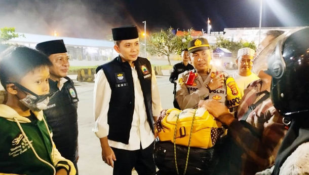 Bupati Egi Tinjau Pemudik Motor di Bakauheni Dini Hari