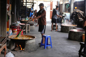 Pengrajin Dodol Jelang Lebaran - Panji 1.jpg