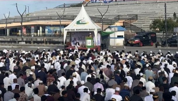 Ribuan Umat Muslim Salat Id di Waterfront Labuan Bajo