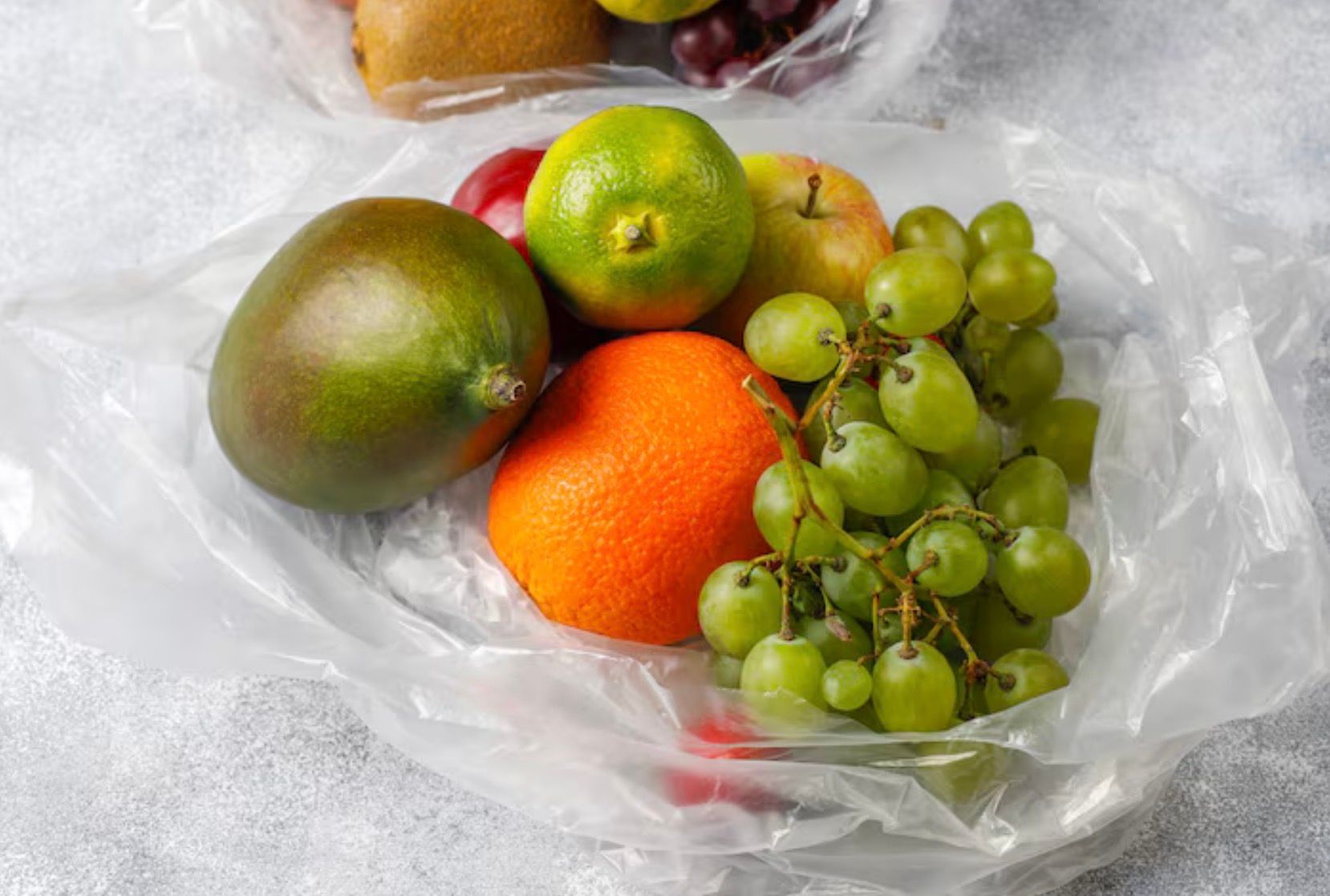 Harga Plastik Dikhawatirkan Naik, Bolehkah Plastik Dipakai Ulang?