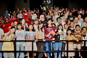  Para penonton usai menonton film Pelangi di Mars di Cinepolis Plaza Medan Fair