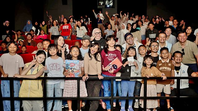 Para penonton usai menonton film Pelangi di Mars di Cinepolis Plaza Medan Fair