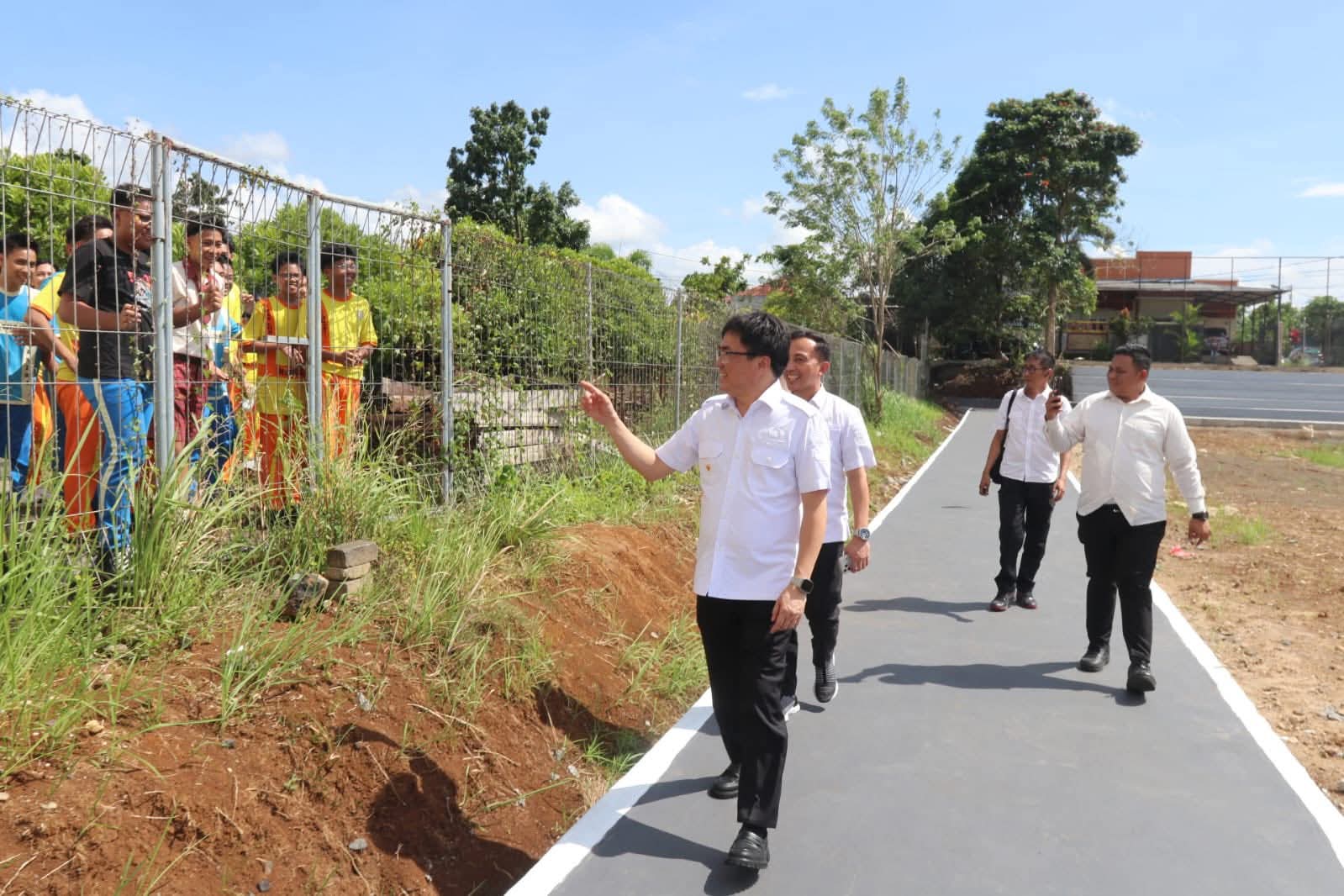 Proyek fisik di perumahan GPI Mapanget, Manado, di sinyalir korupsi.