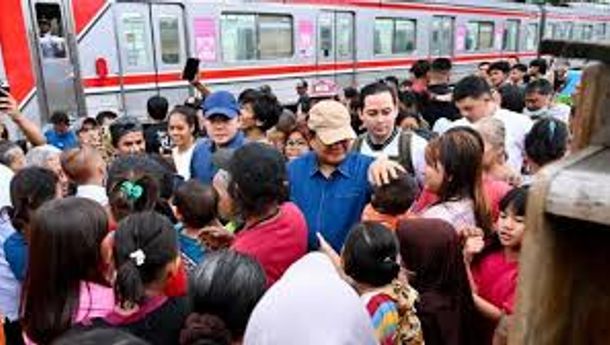 Prabowo Blusukan ke Kramat, Warga Terharu